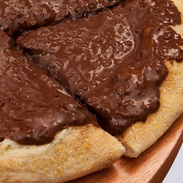 Pizza Doce Queijo e Chocolate (Média)