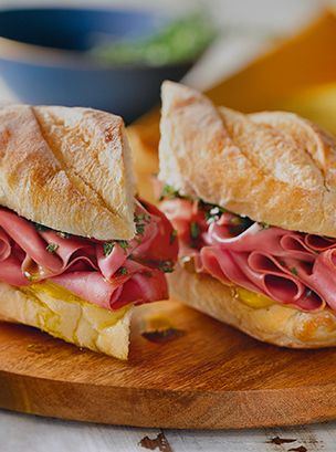 Sanduíche de Mortadela